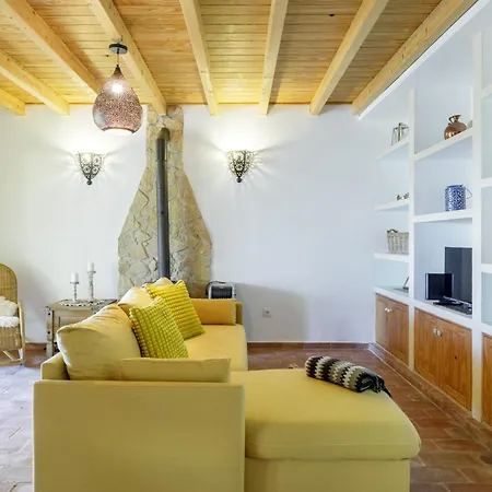 Casa Juka - Private Algarve With Pool, Garden & Sea View