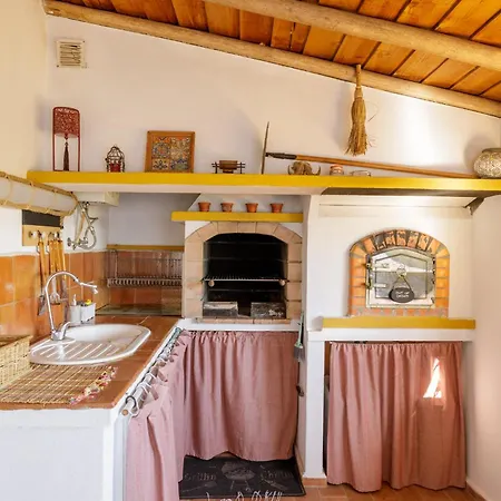 Casa Juka - Private Algarve With Pool, Garden & Sea View *